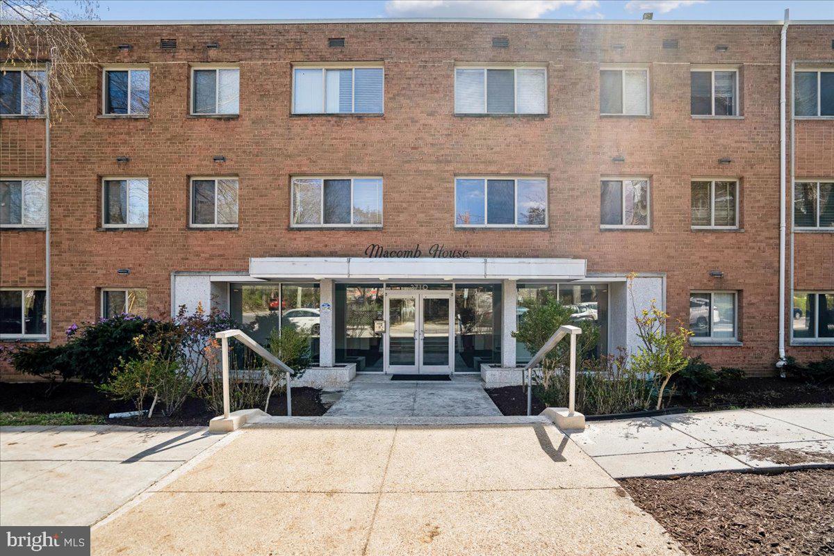 2710 Macomb St Nw #111 Property Photo 21