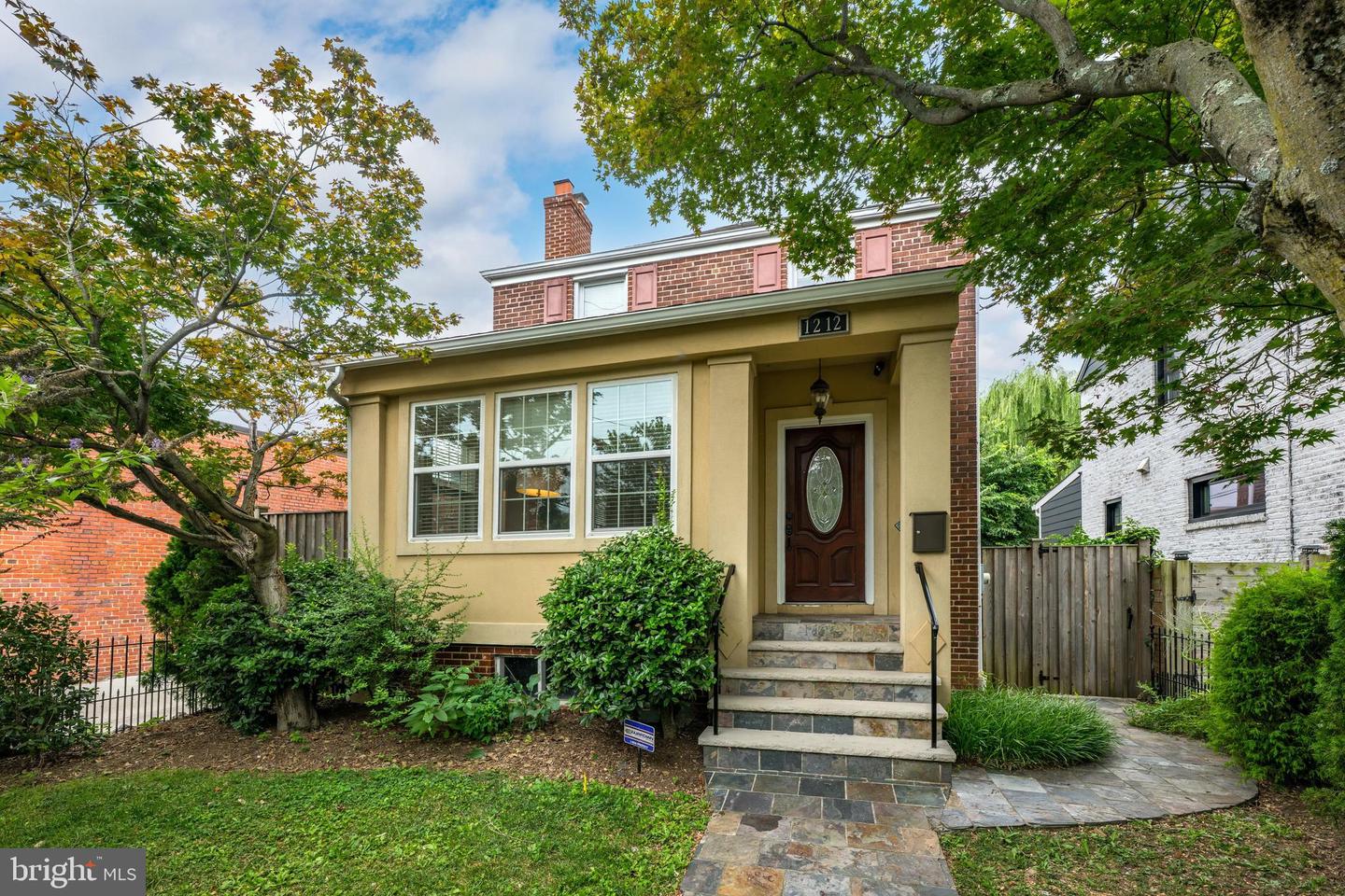 1212 Underwood St Nw Property Photo 1