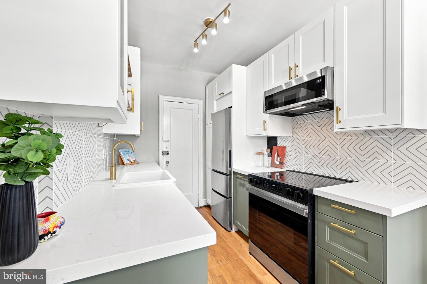2032 Belmont Rd Nw #632 Property Photo 12