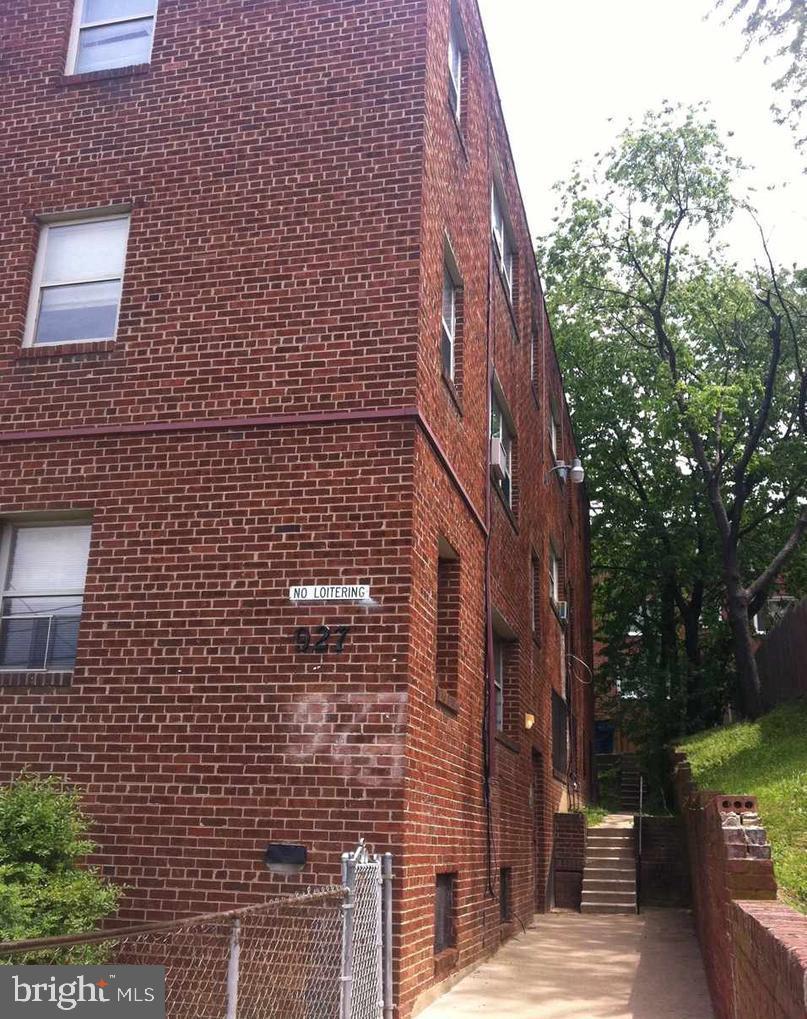927 52ND ST NE Property Photo 1