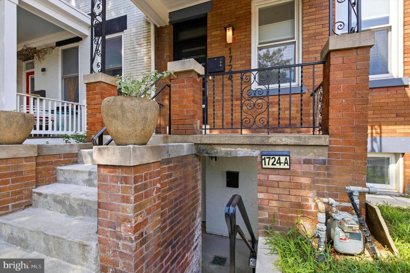 1724 2nd St Nw #2 Property Photo 2