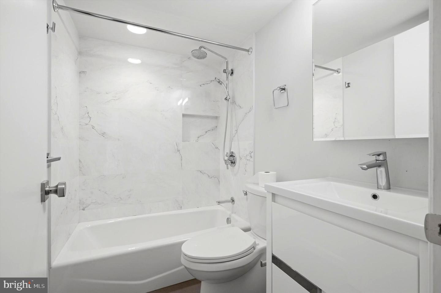 1724 2nd St Nw #2 Property Photo 10