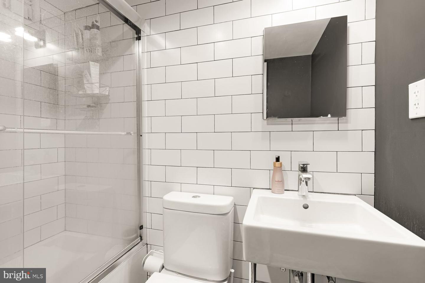 1801 Clydesdale Pl Nw #222 Property Photo 14
