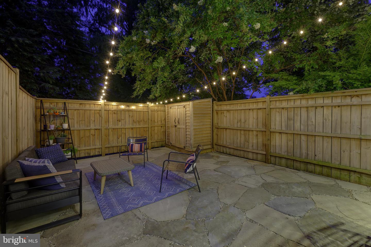 2117 Observatory Pl Nw Property Photo 4