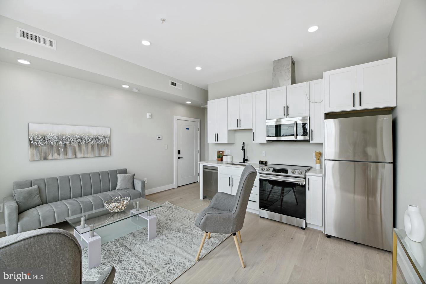 2213 M St Ne #7 Property Photo 1