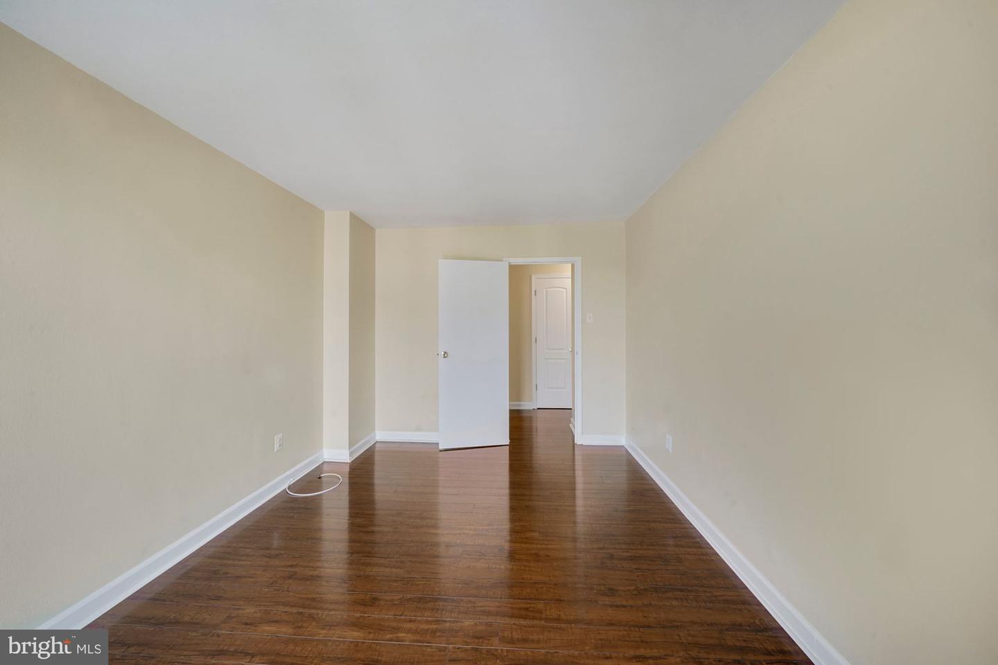 950 Nw 25th St Nw #704-n Property Photo 12