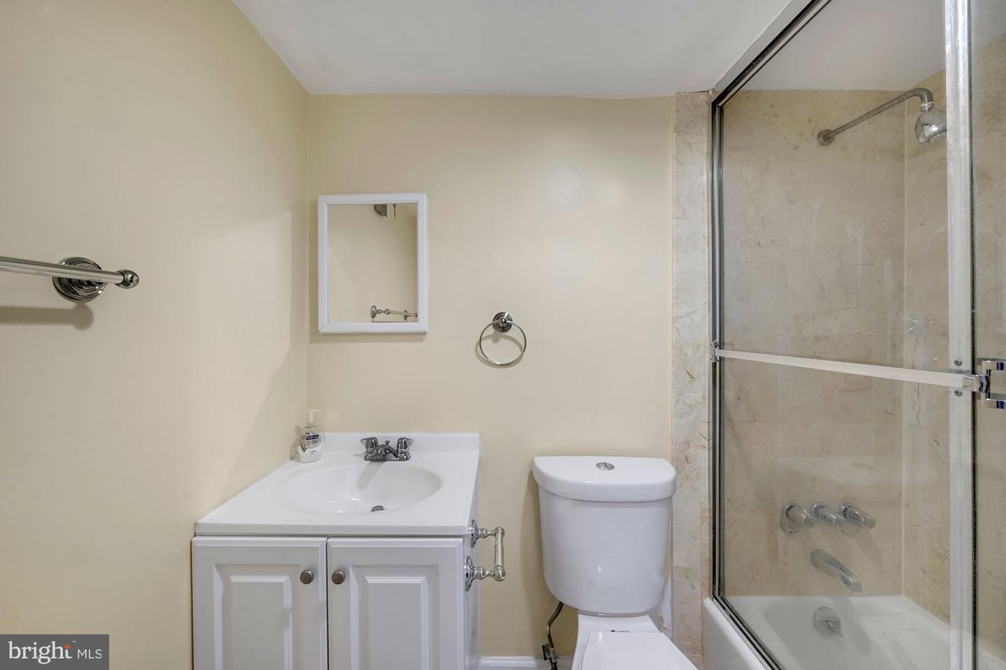 950 Nw 25th St Nw #704-n Property Photo 15