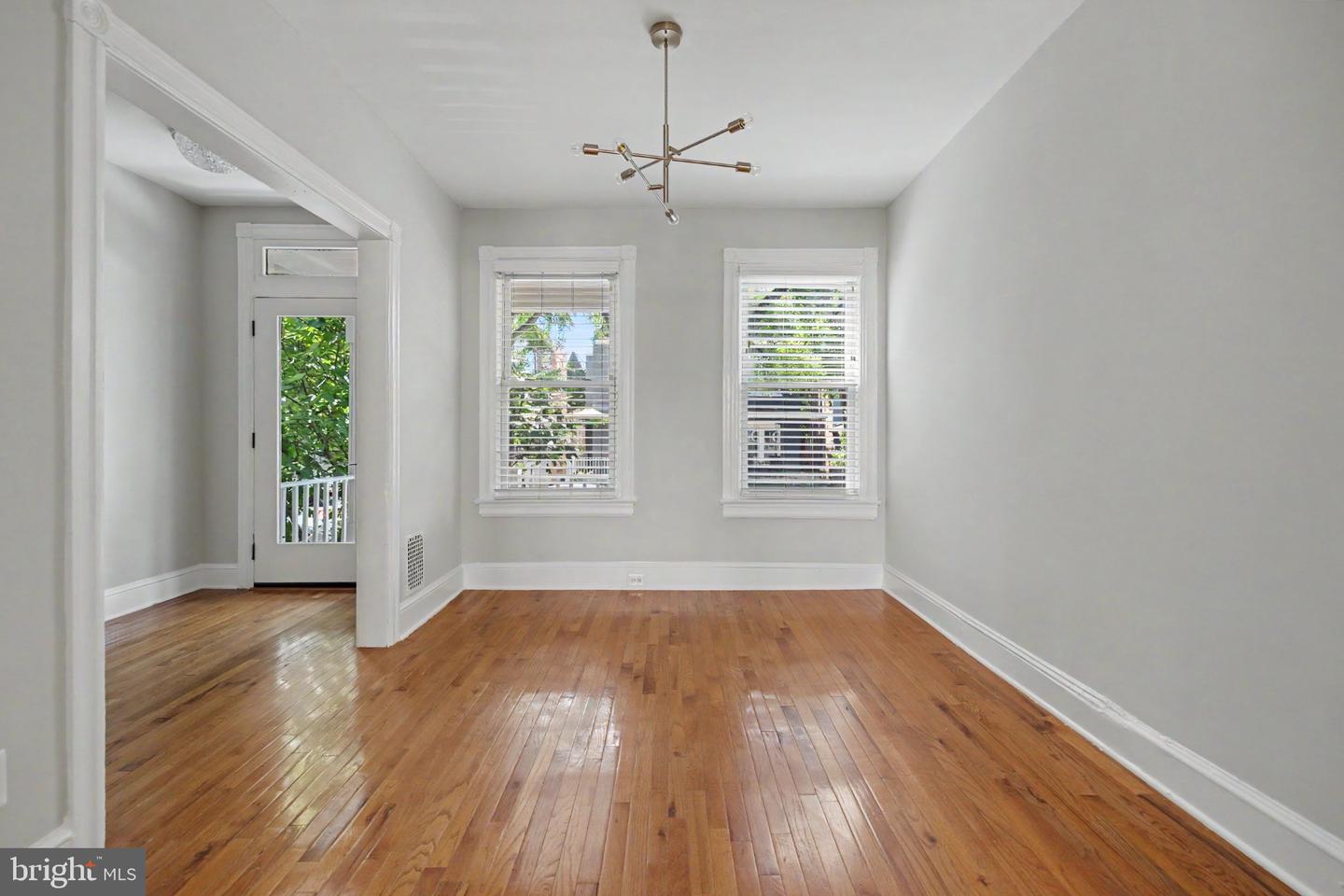 721 Harvard St Nw Property Photo 5