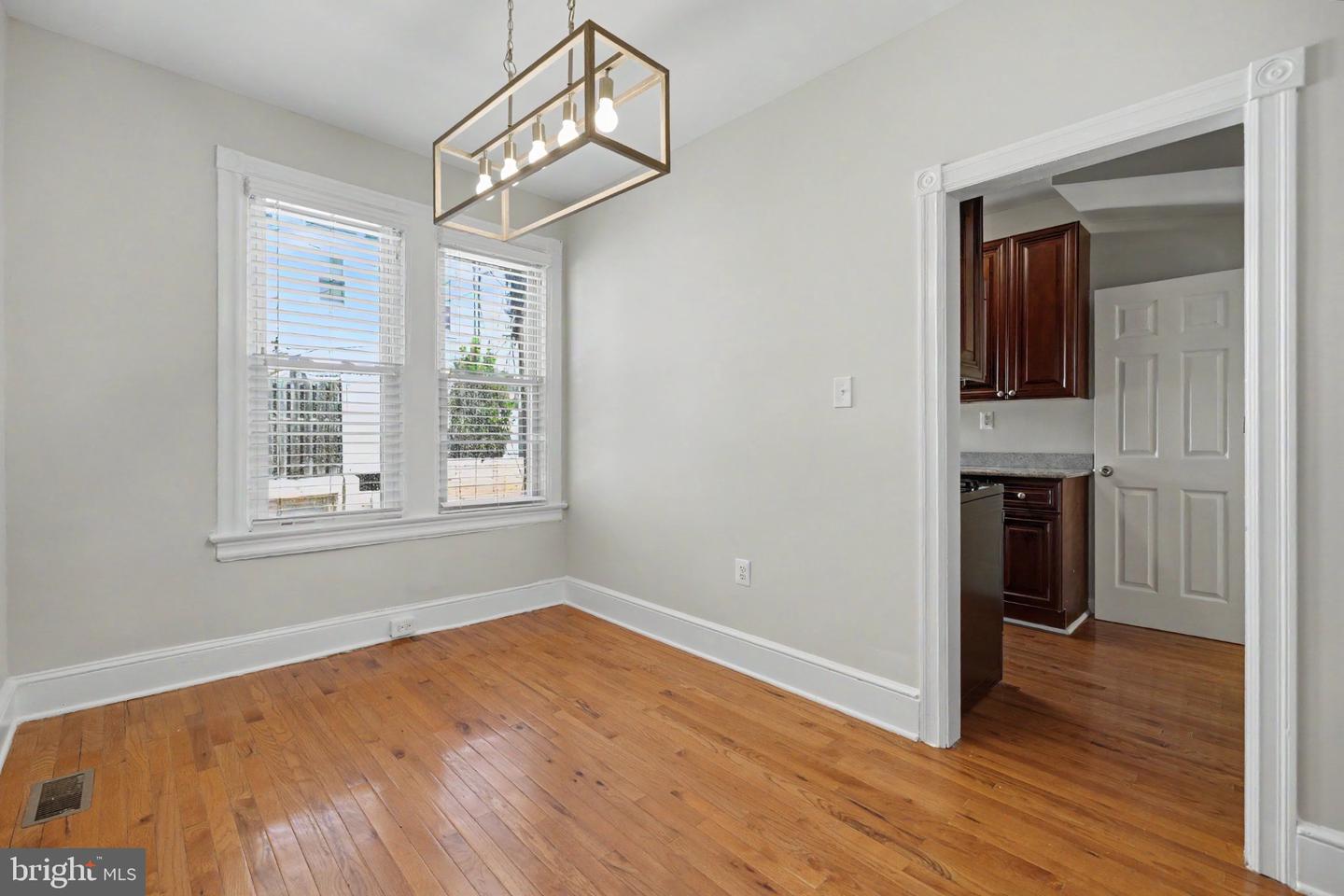 721 Harvard St Nw Property Photo 8