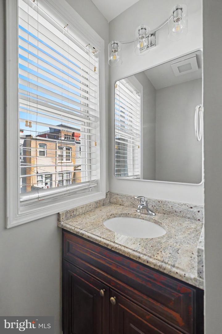 721 Harvard St Nw Property Photo 20