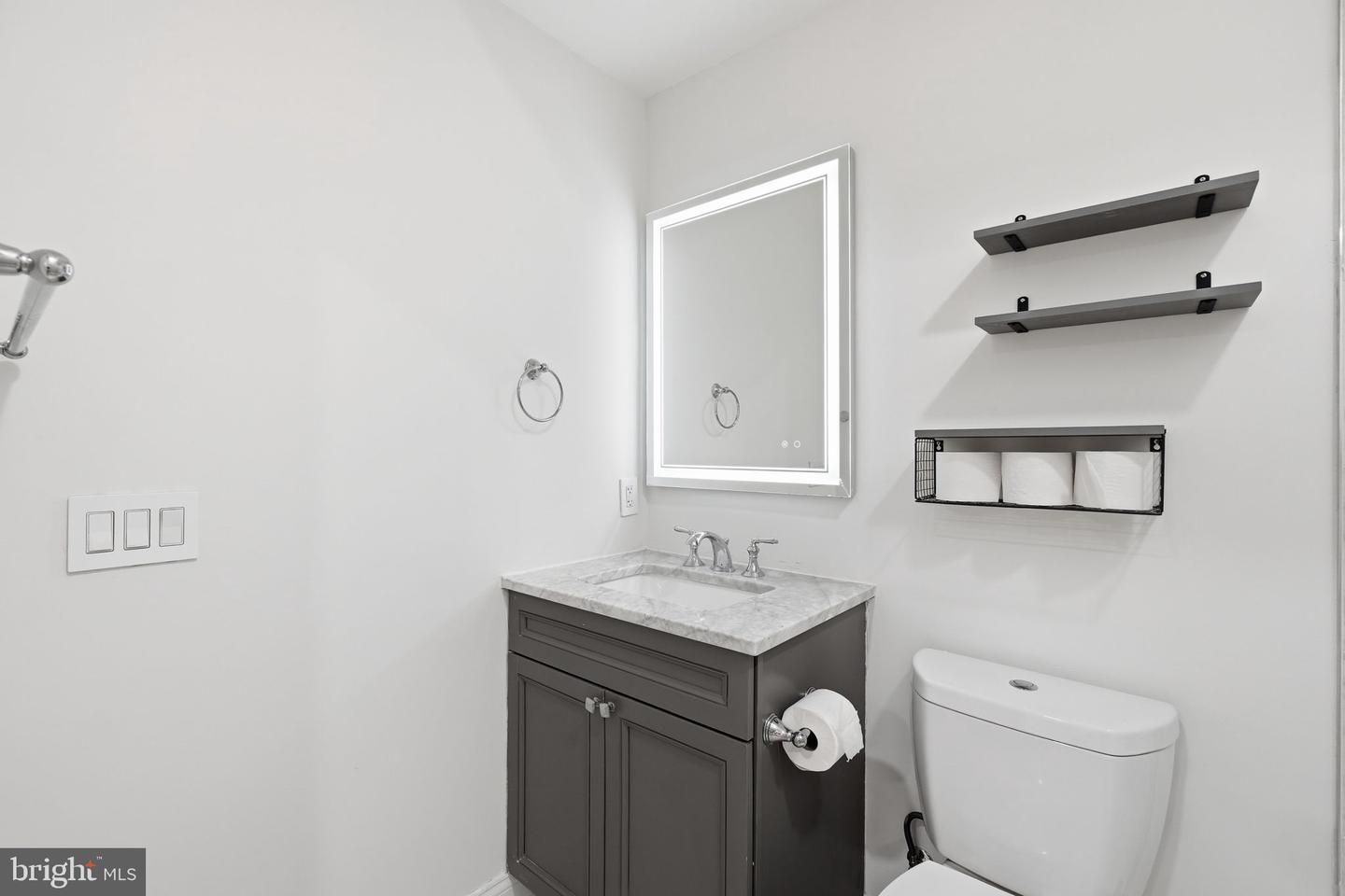 710 E St Se #2 Property Photo 15