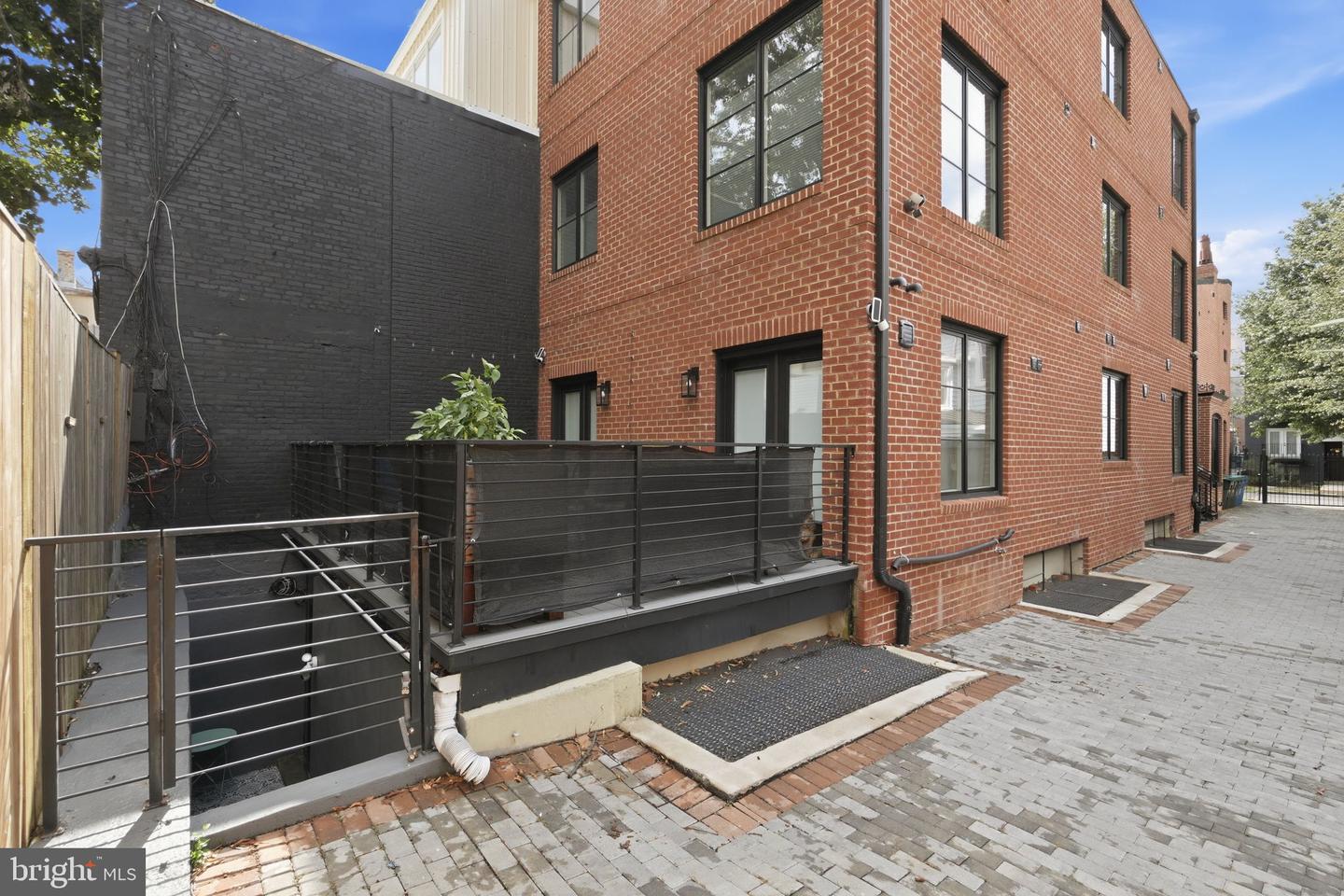 710 E St Se #2 Property Photo 19