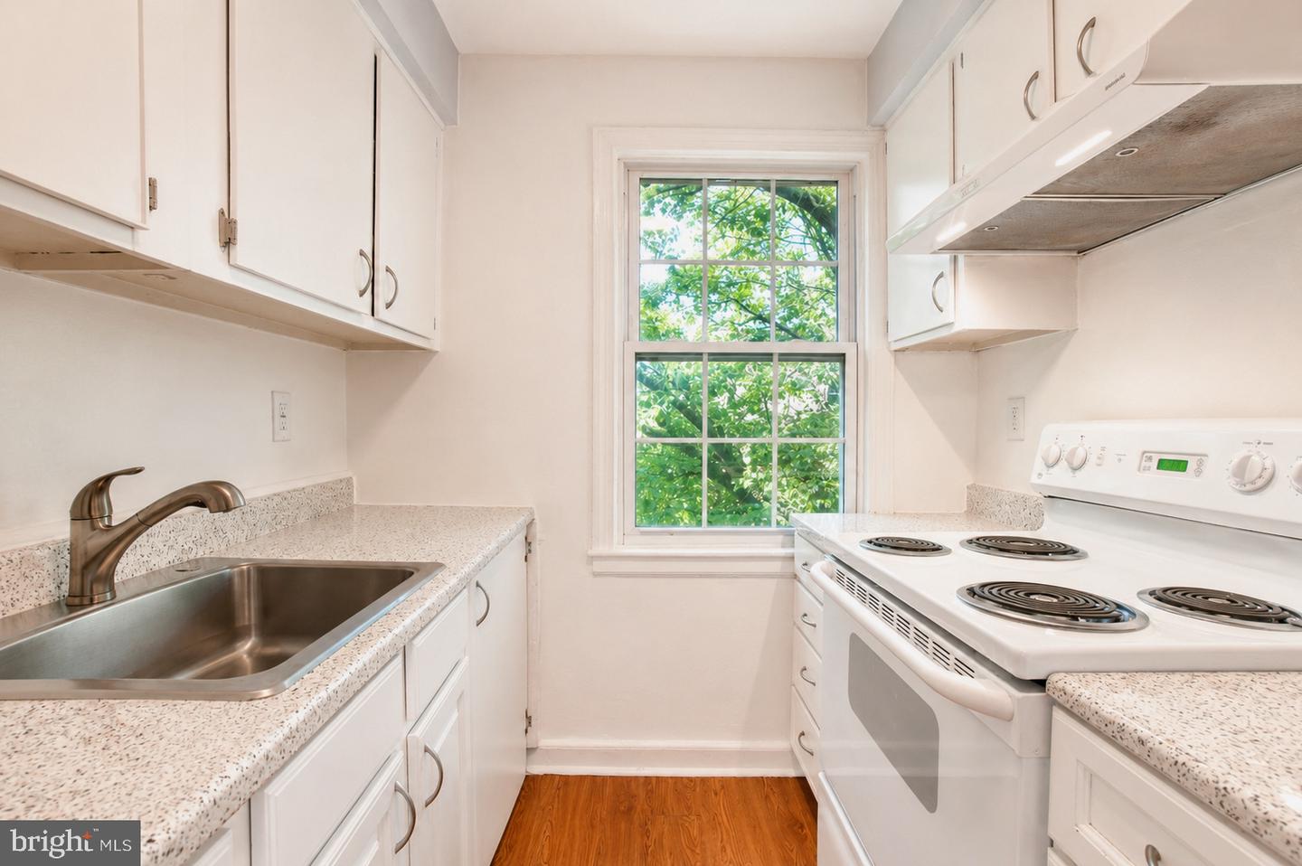 2102 Suitland Ter Se #302 Property Photo 10