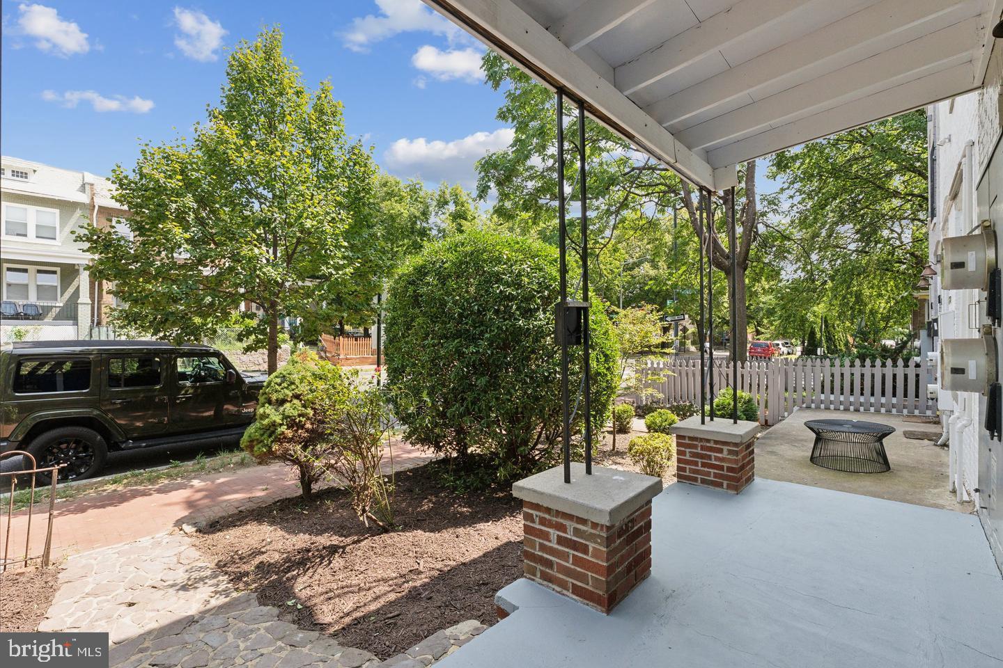 1267 Morse St Ne #a Property Photo 3