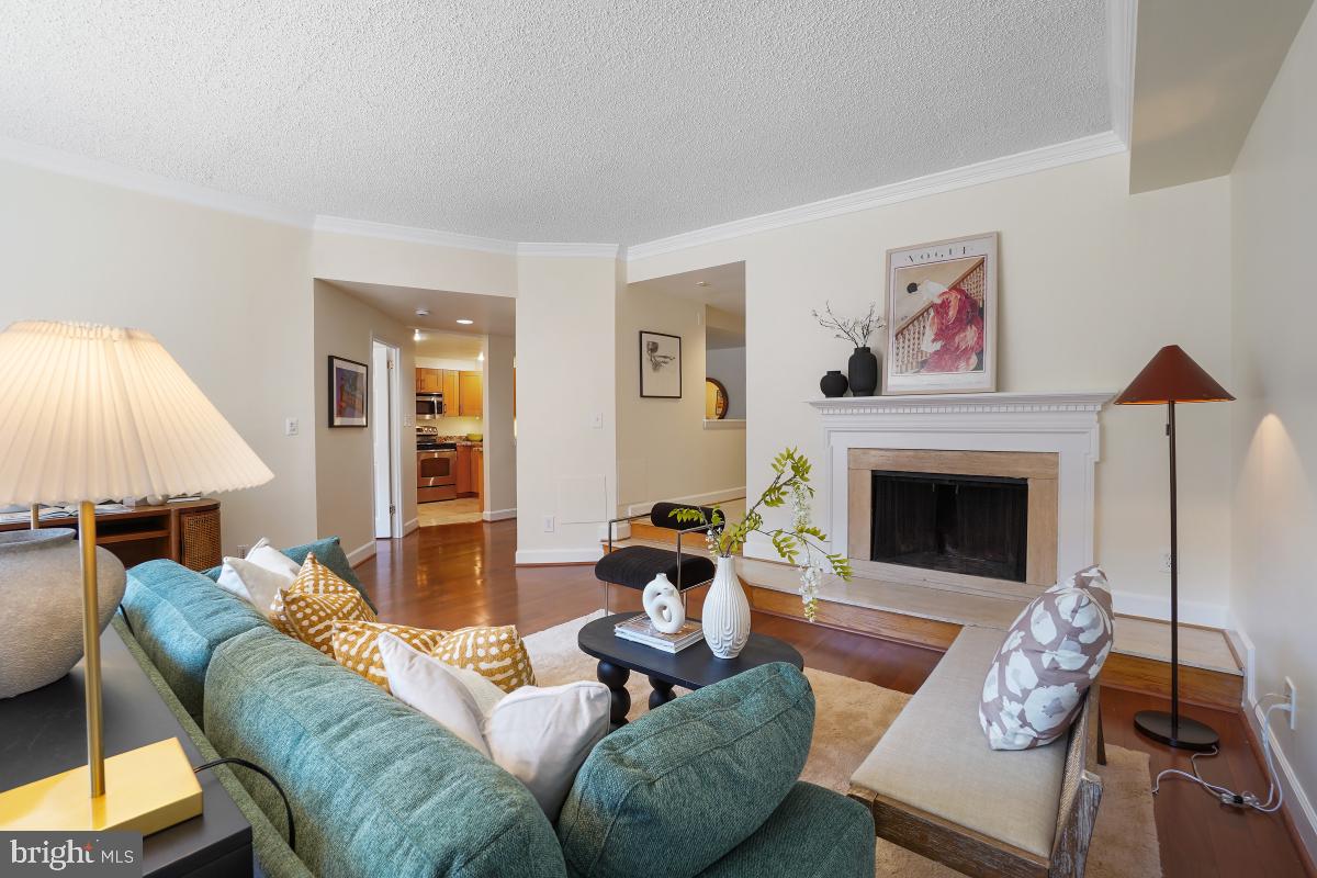 1080 WISCONSIN AVE NW #1004 Property Photo 1