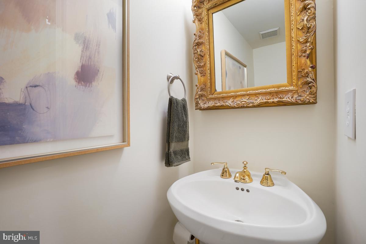 1080 Wisconsin Ave Nw #1004 Property Photo 6
