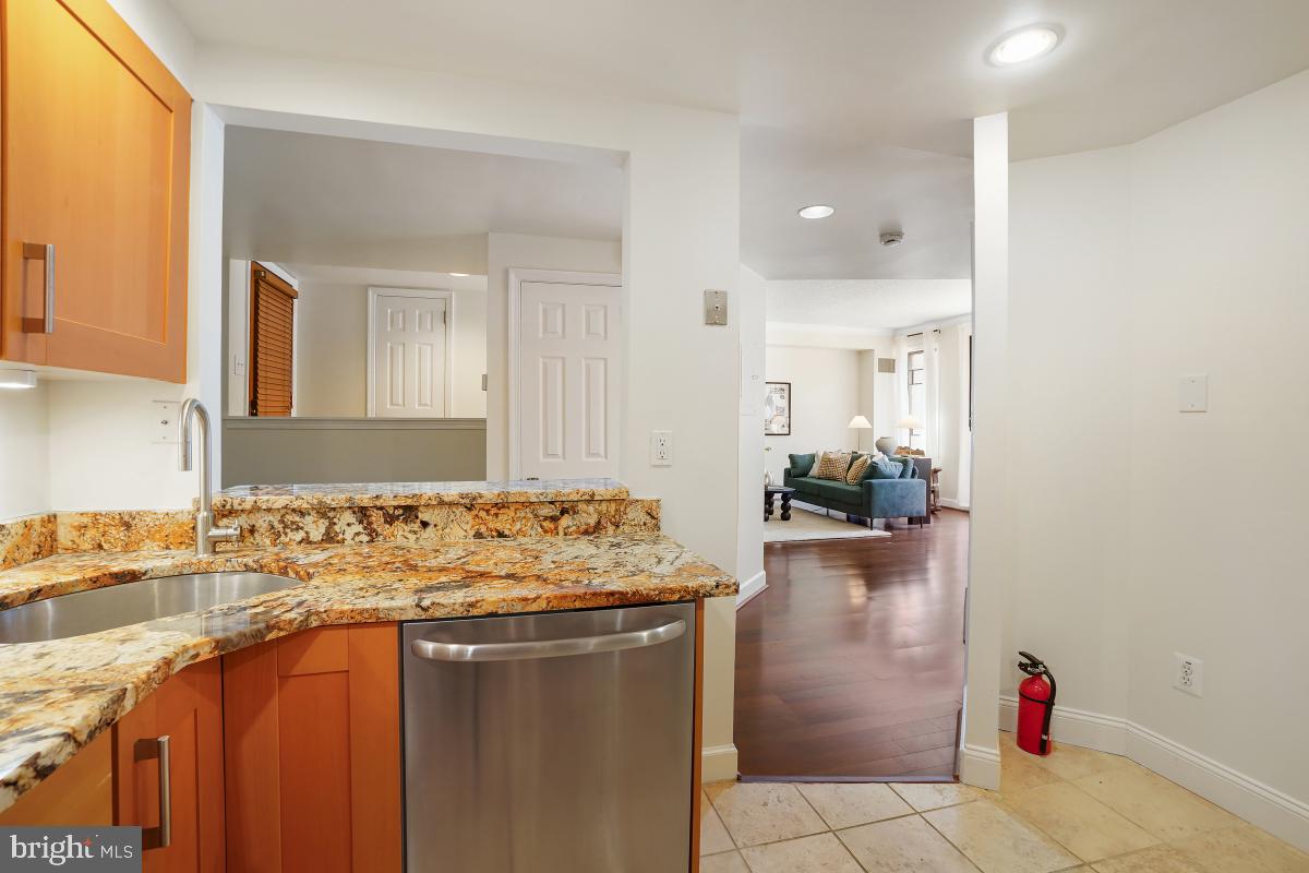 1080 Wisconsin Ave Nw #1004 Property Photo 16