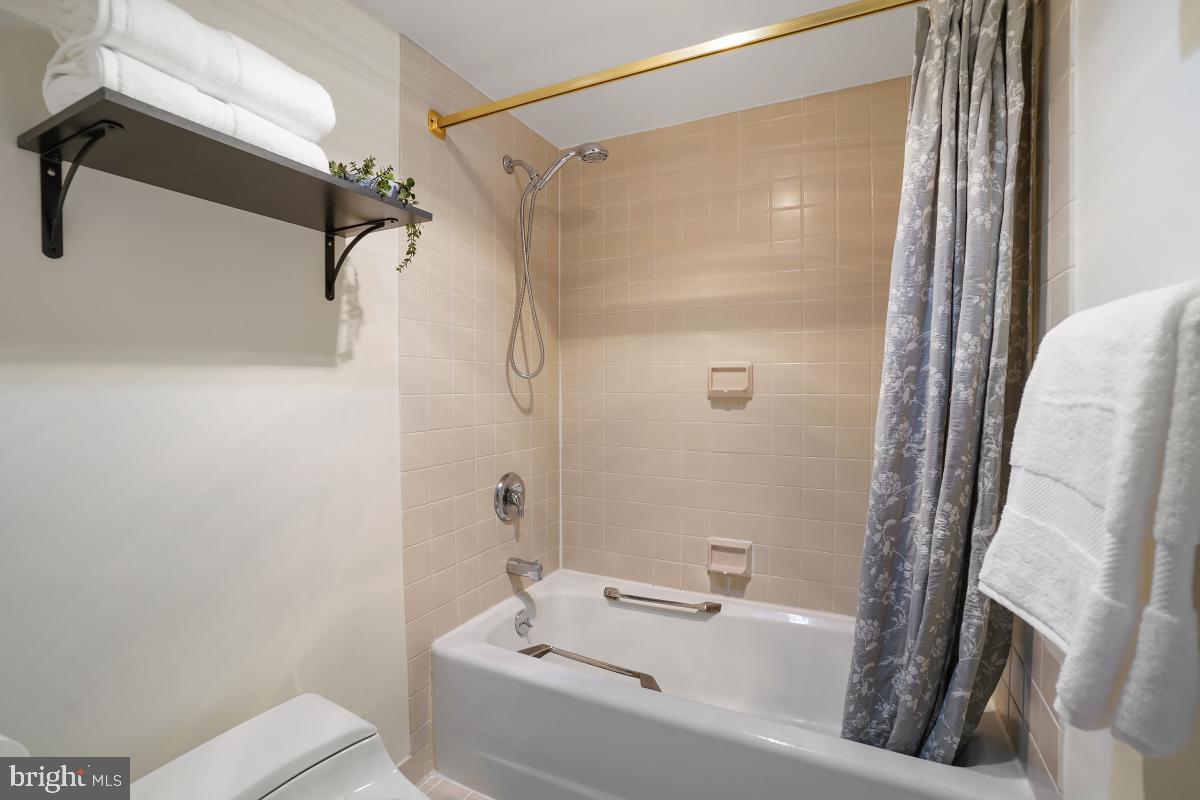 1080 Wisconsin Ave Nw #1004 Property Photo 24