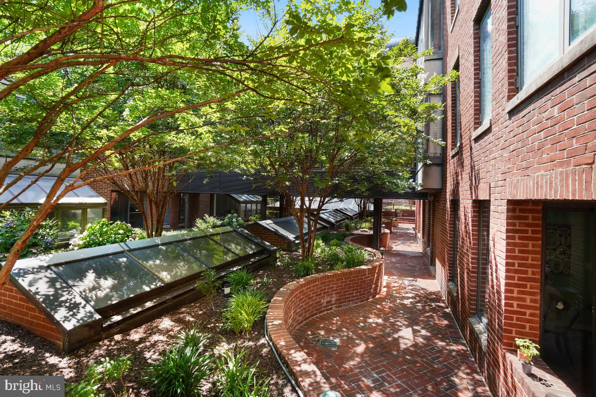 1080 Wisconsin Ave Nw #1004 Property Photo 25