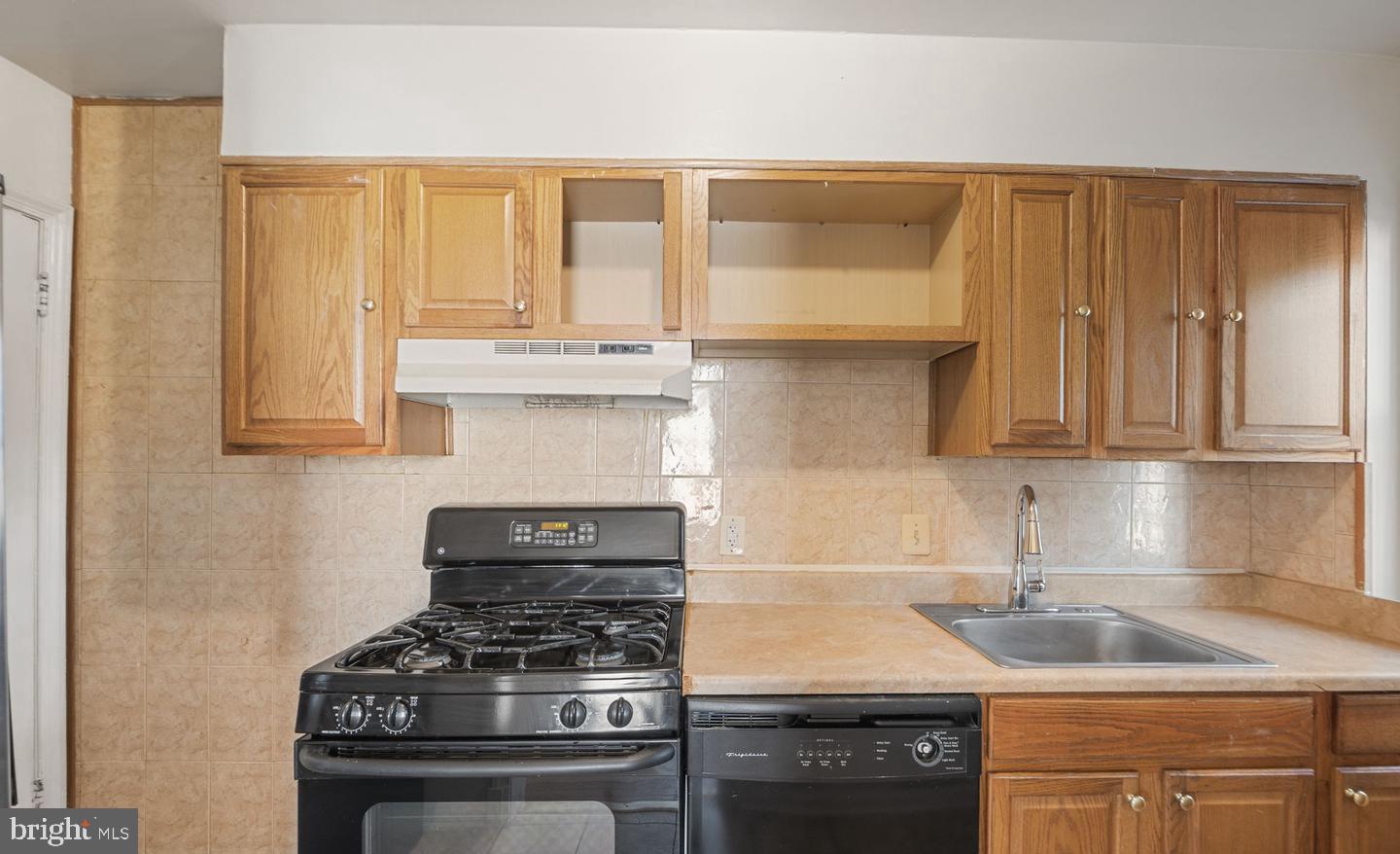 DCDC2276872 Property Photo 6