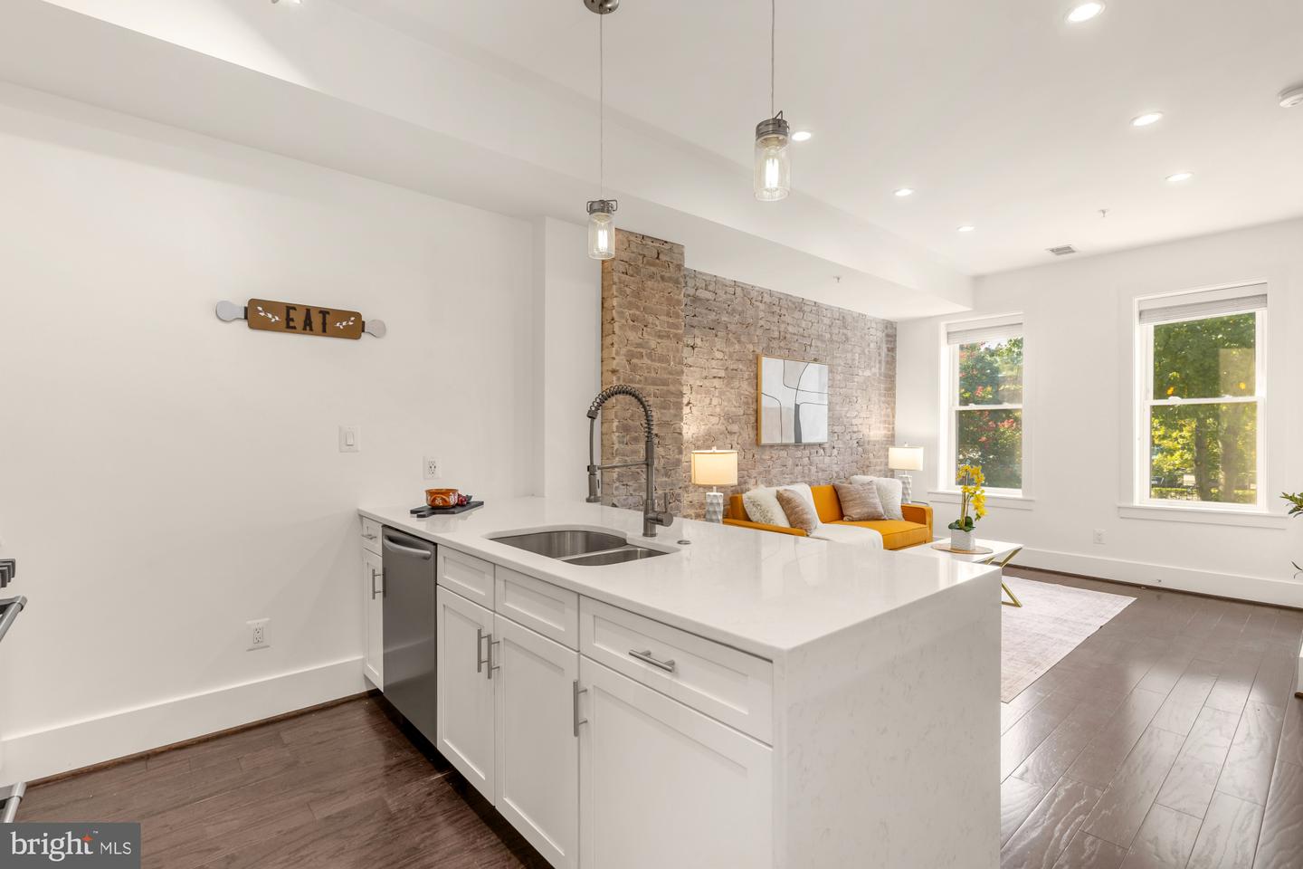1451 Girard St Nw #2 Property Photo 4