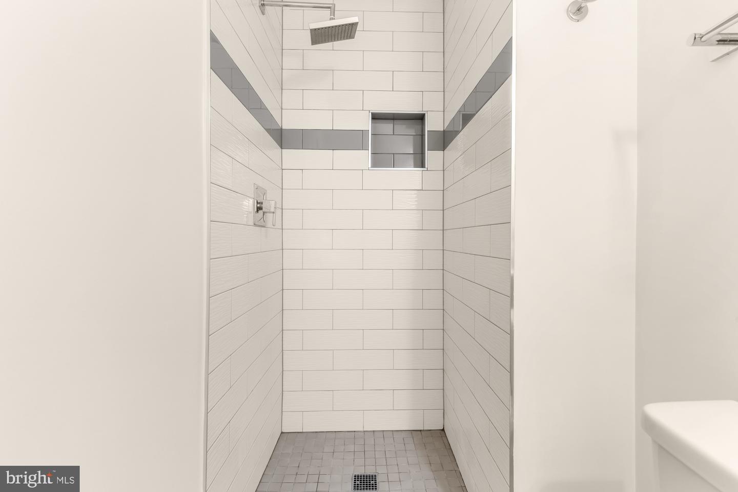 1451 Girard St Nw #2 Property Photo 15