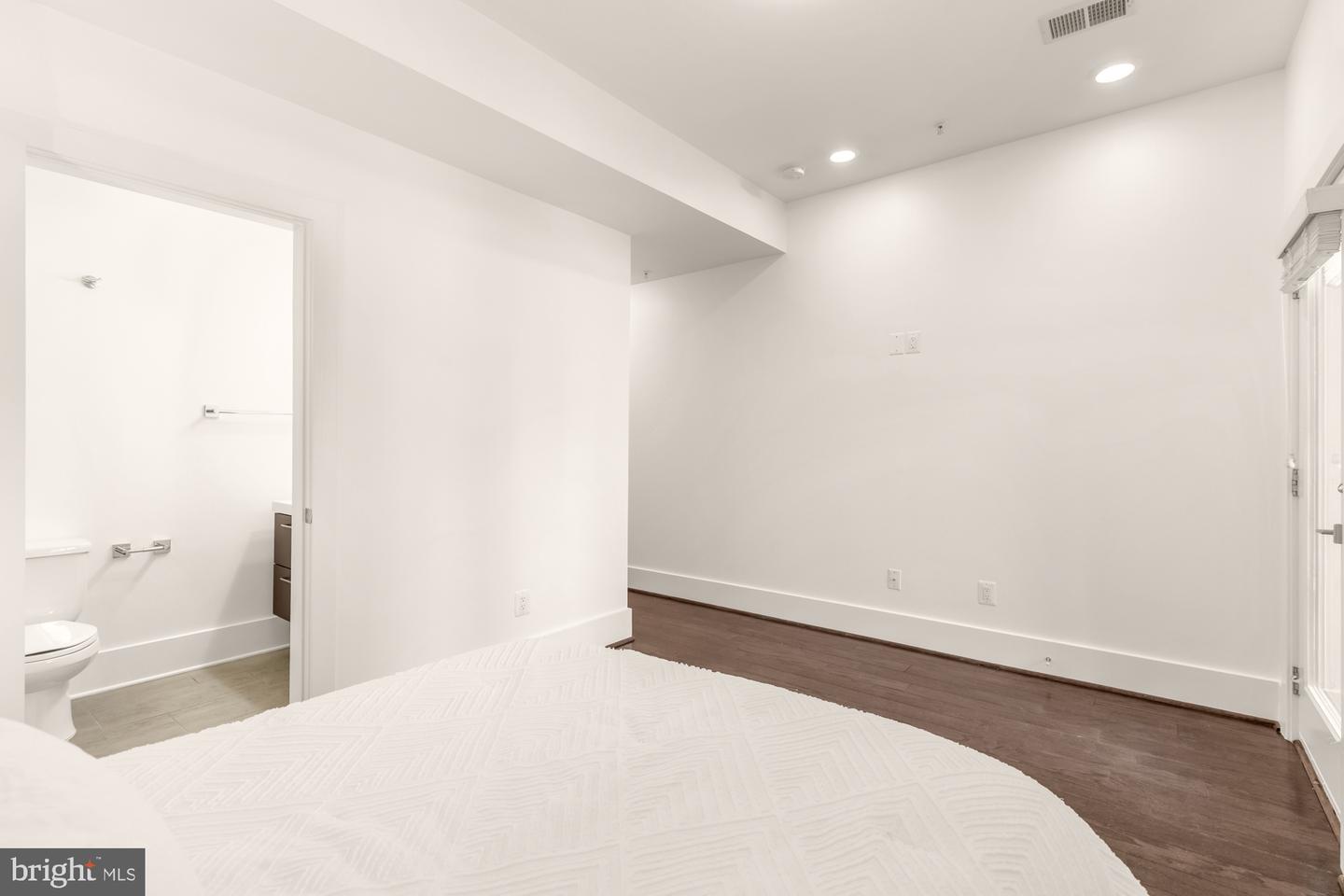 1451 Girard St Nw #2 Property Photo 22