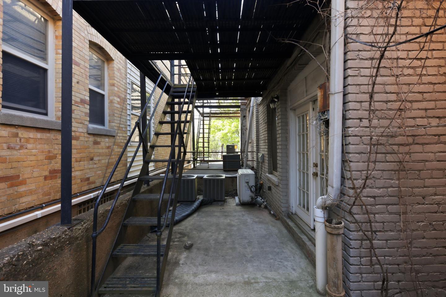 2703 12th St Ne Property Photo 9