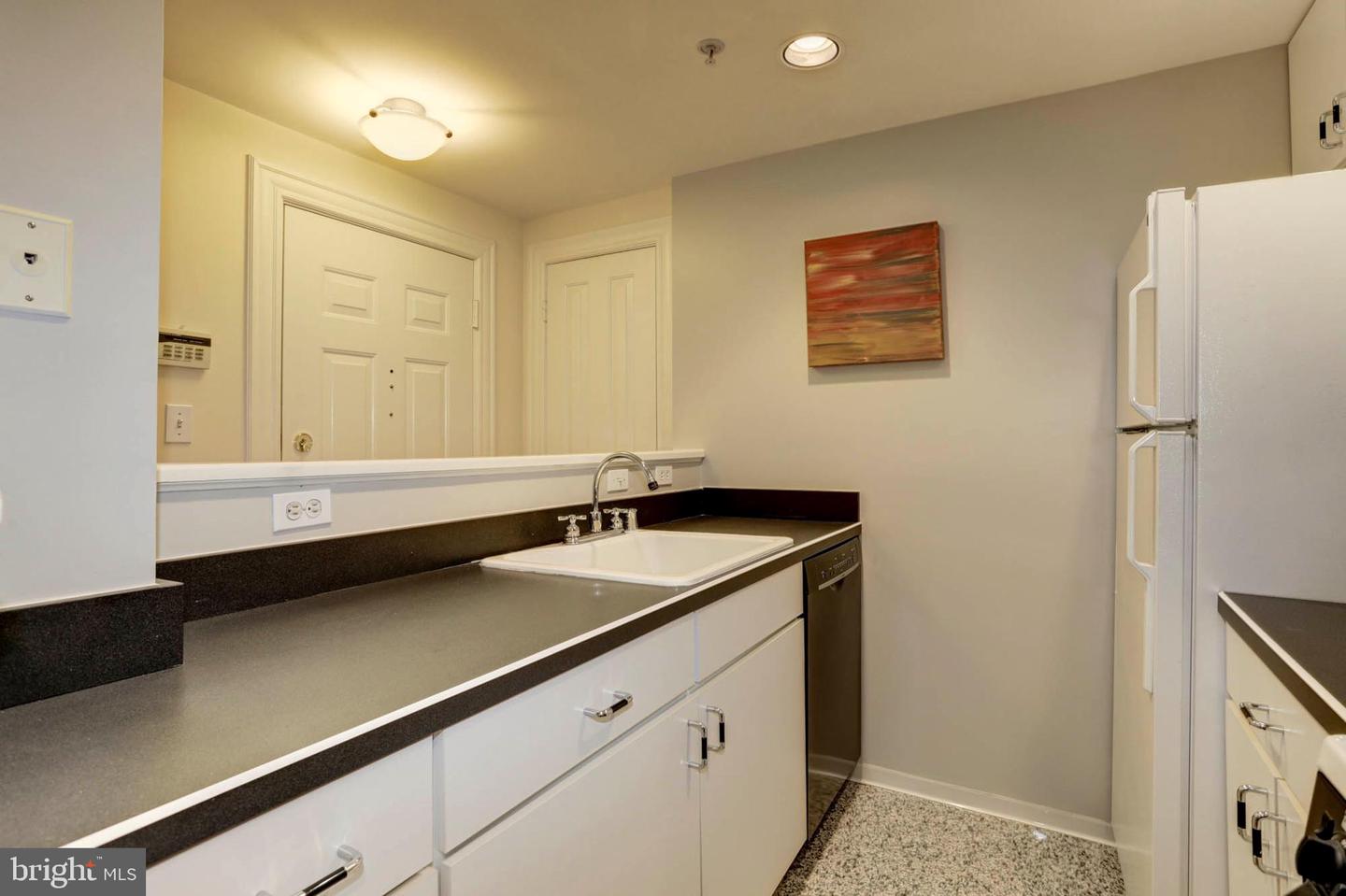 1807 California St Nw #205 Property Photo 4