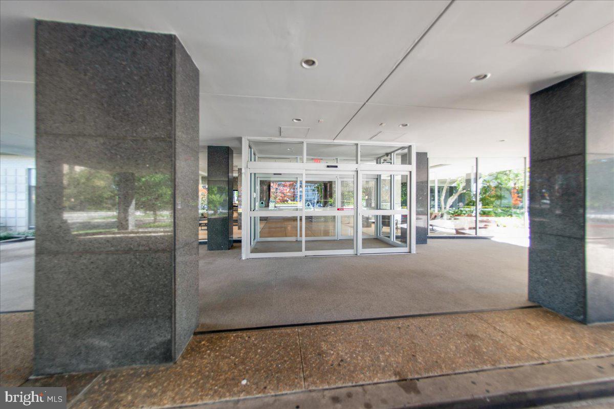 2475 Virginia Ave Nw #918 Property Photo 2