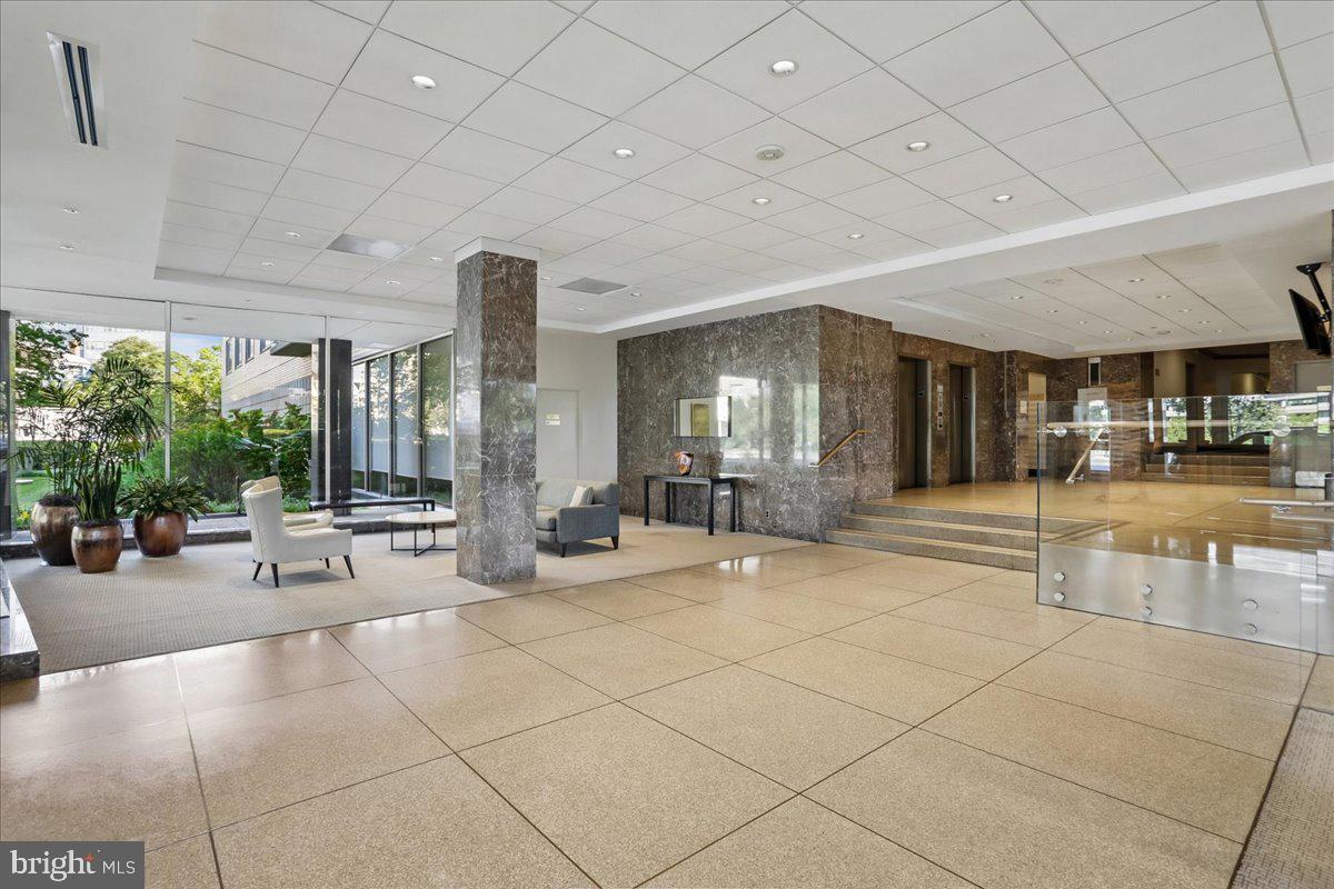 2475 Virginia Ave Nw #918 Property Photo 4