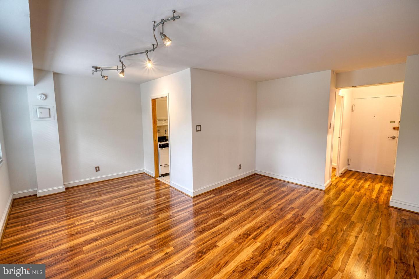 1801 Clydesdale Pl Nw #311 Property Photo 29