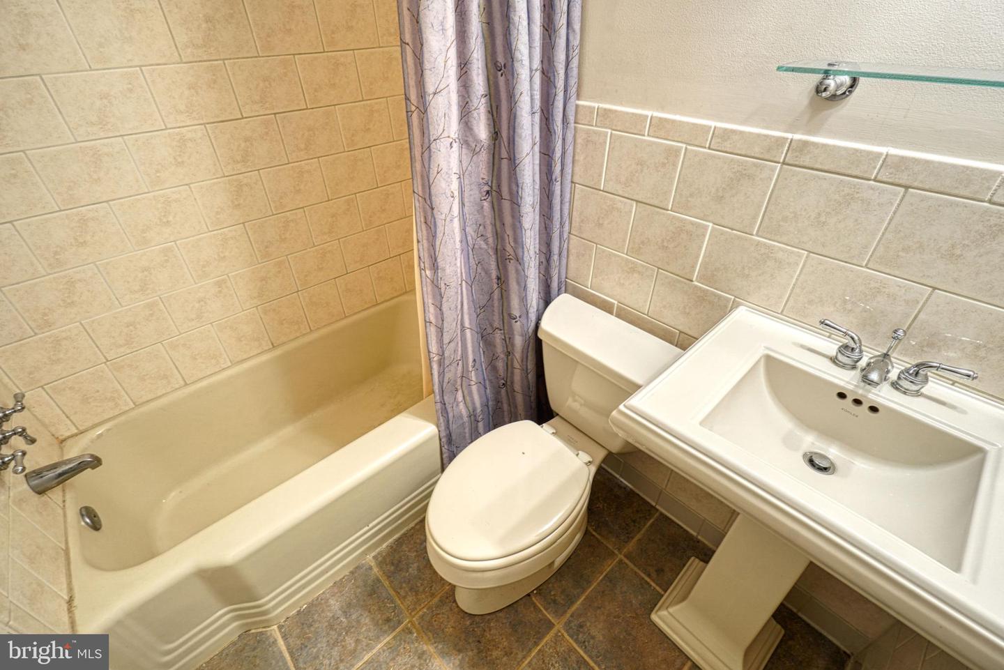 1801 Clydesdale Pl Nw #311 Property Photo 34