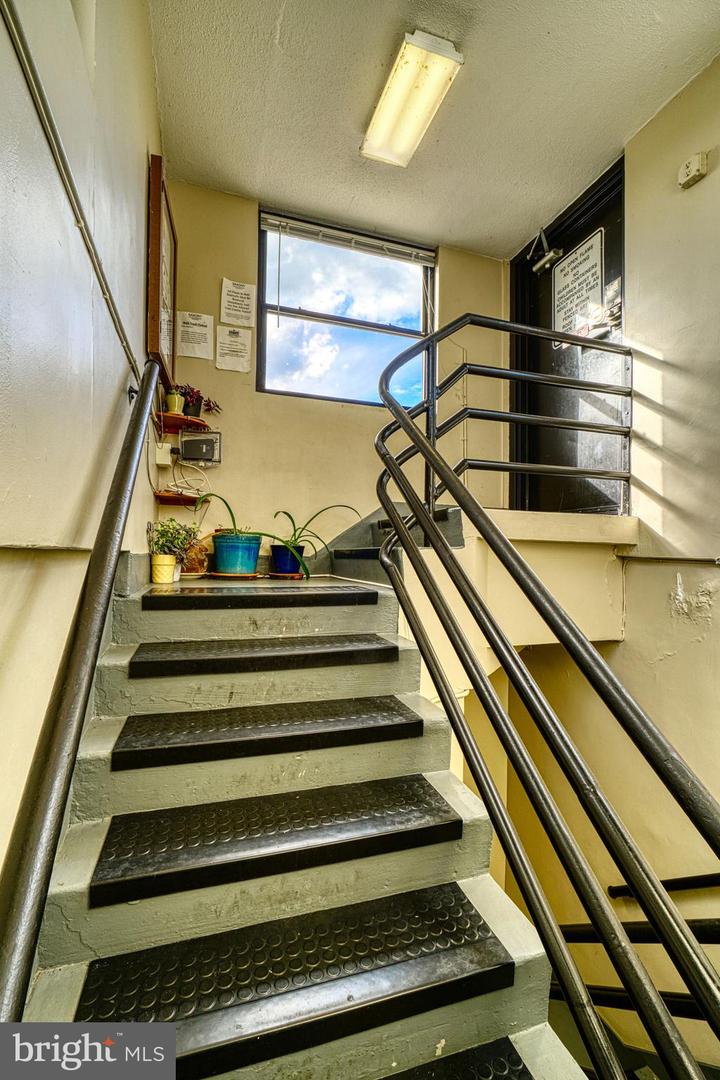 1801 Clydesdale Pl Nw #311 Property Photo 38