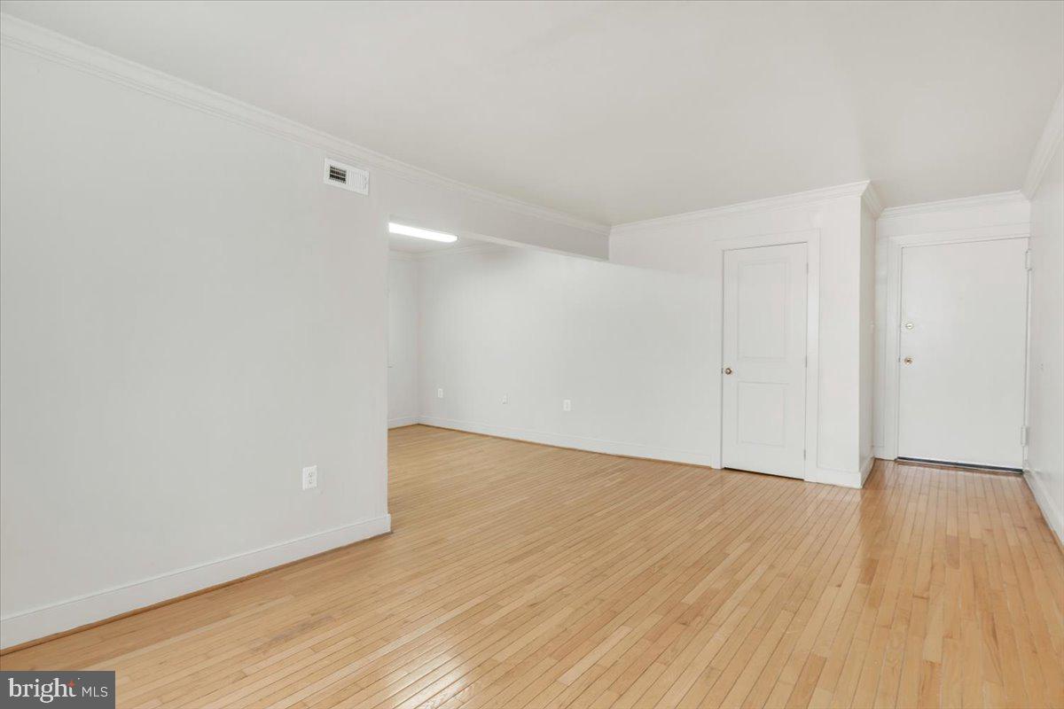 2850 Hartford St Se #303 Property Photo 8