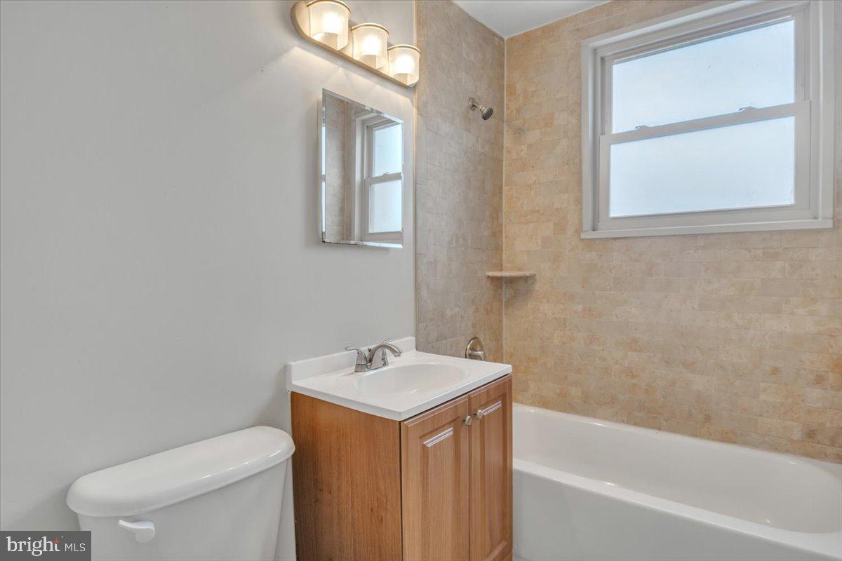 2850 Hartford St Se #303 Property Photo 14