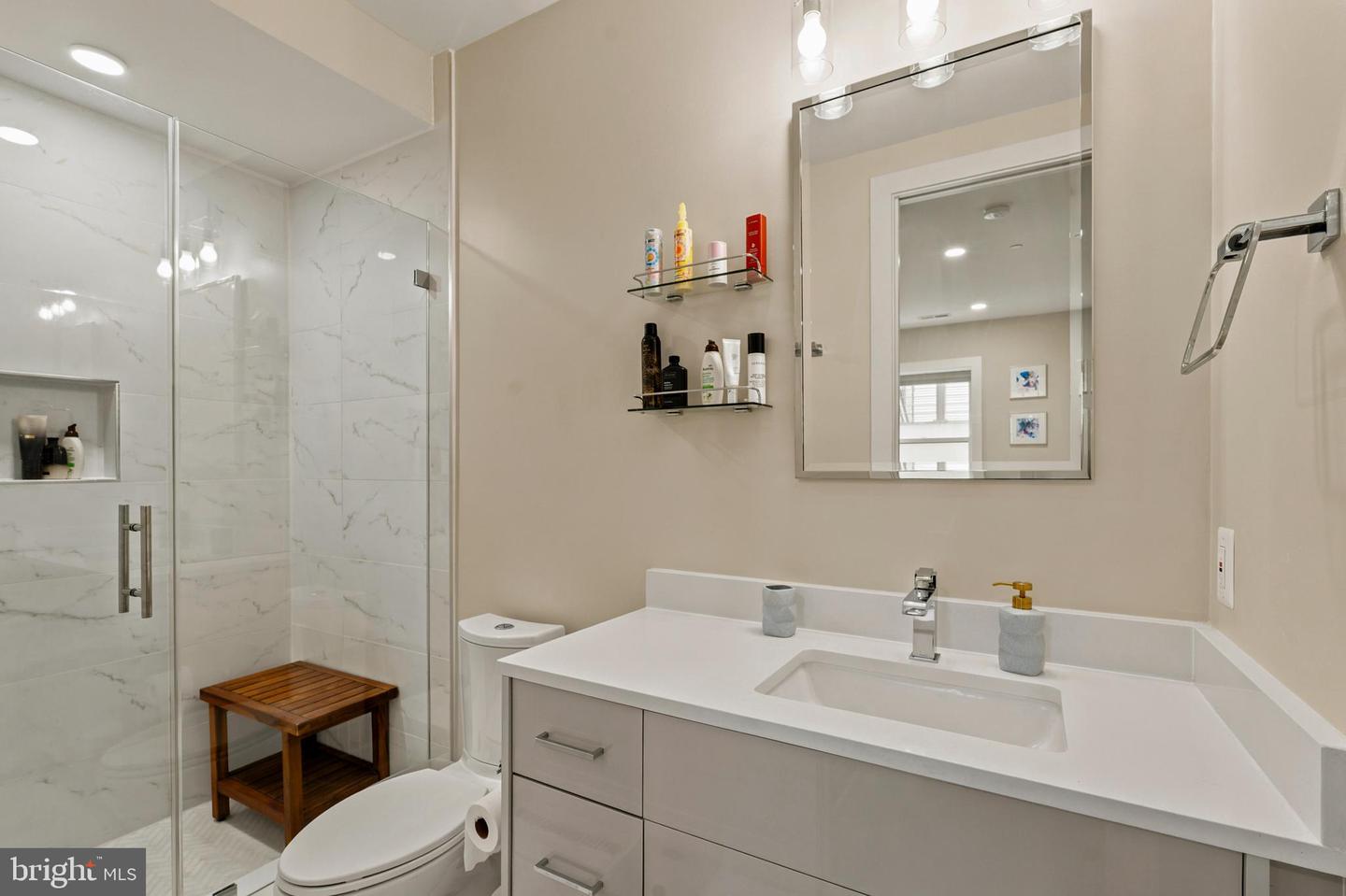 2618 University Pl Nw #2 Property Photo 19
