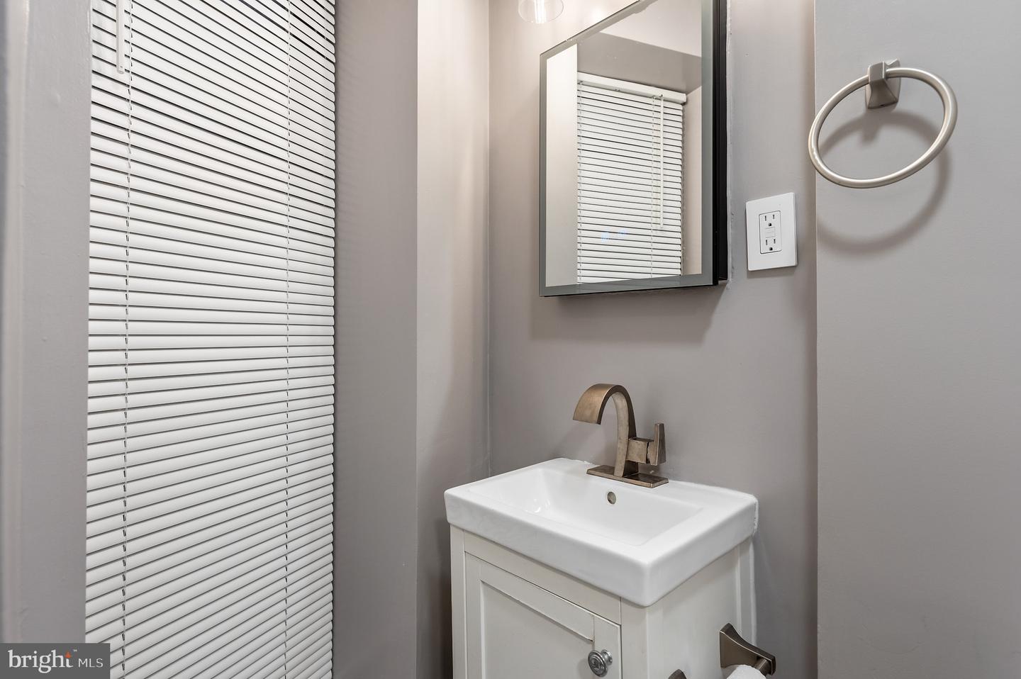 313 F St Ne #a Property Photo 9