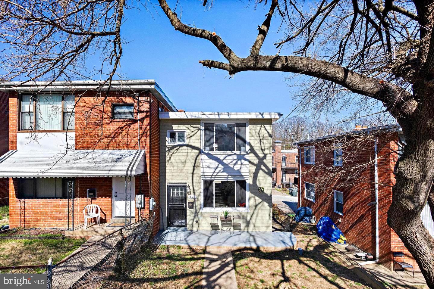 120 Webster St Ne Property Photo 2