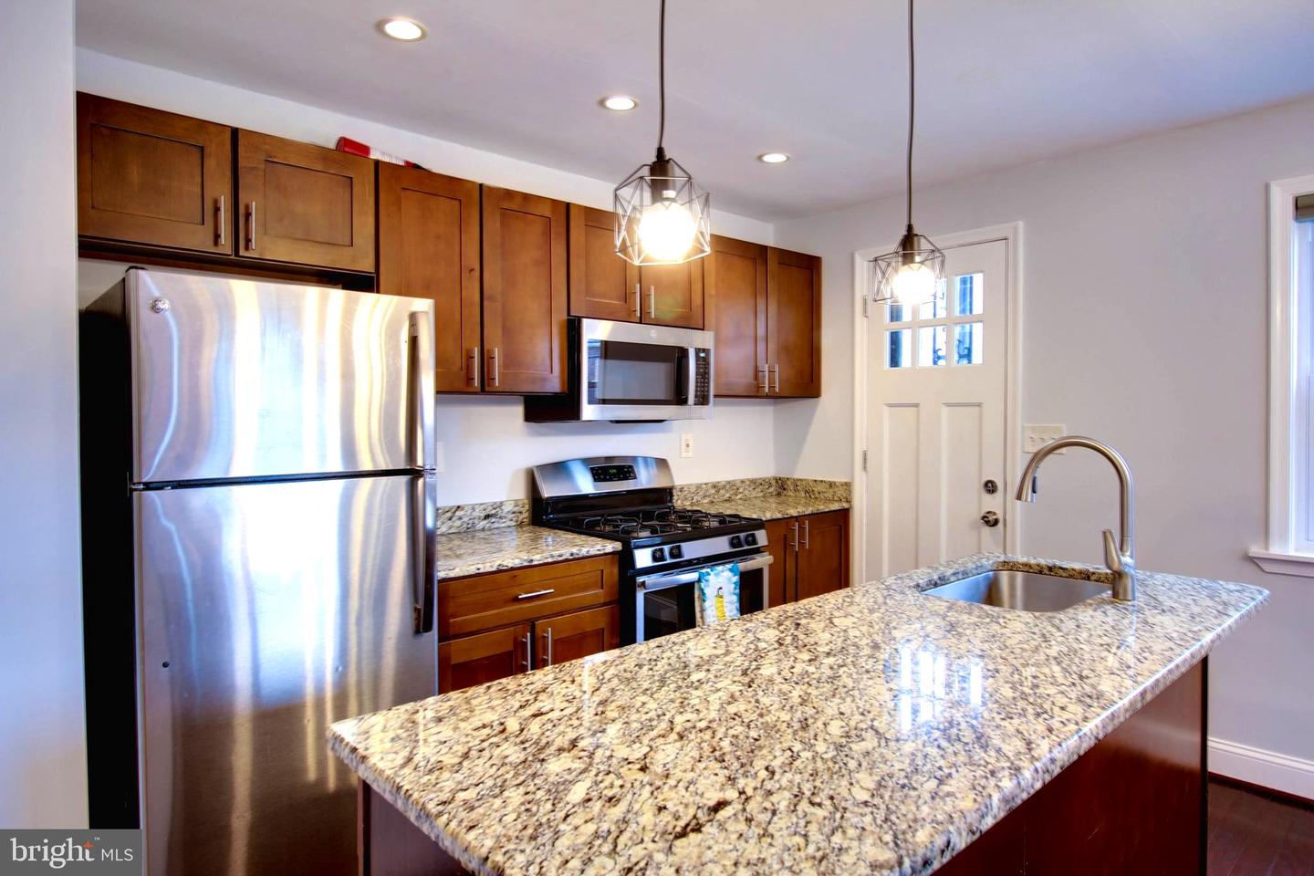 120 Webster St Ne Property Photo 6