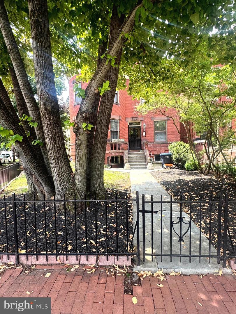 729 MASSACHUSETTS AVE NE Property Photo 1
