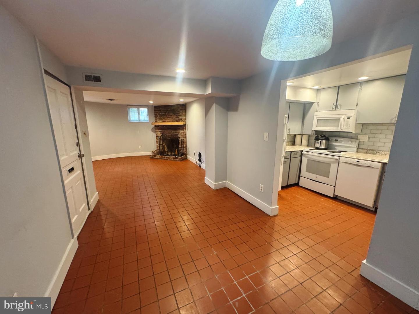 729 Massachusetts Ave Ne Property Photo 2