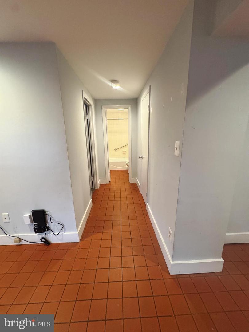 729 Massachusetts Ave Ne Property Photo 3