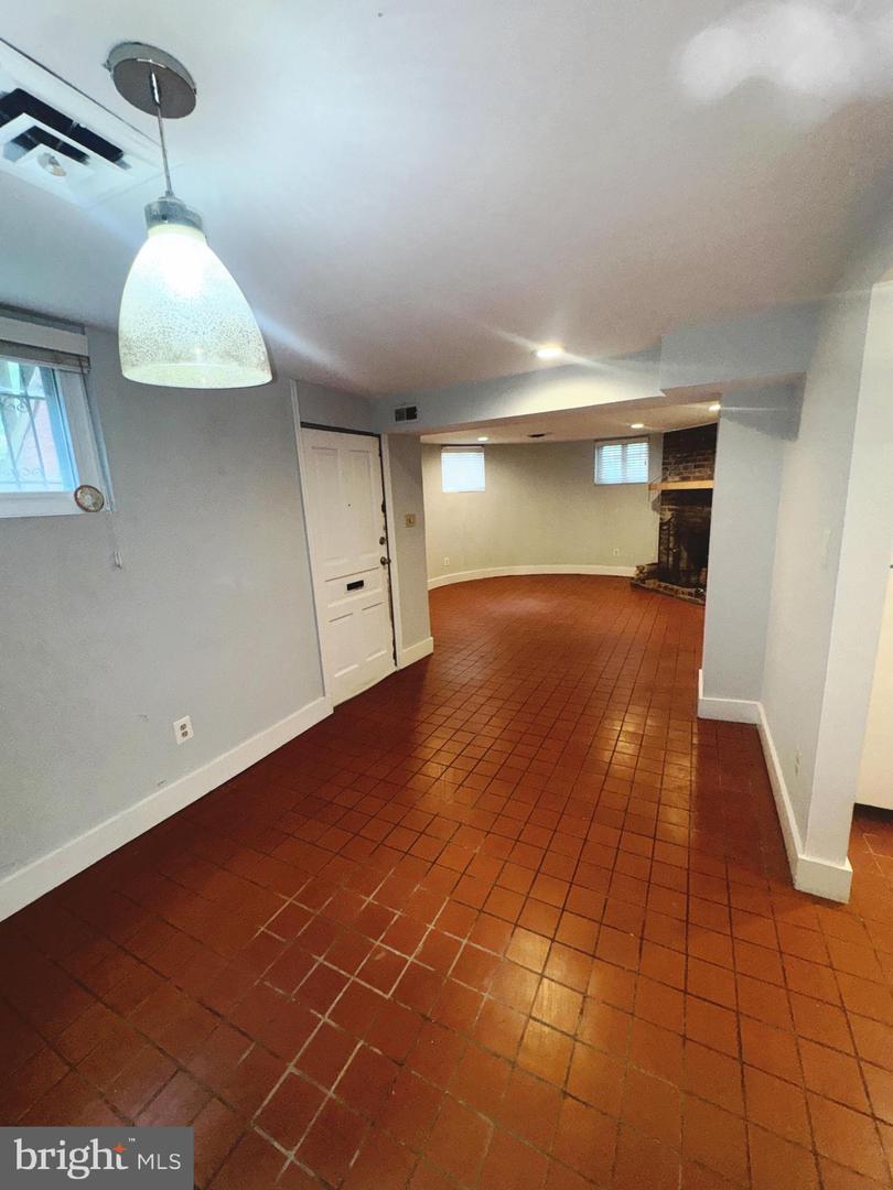729 Massachusetts Ave Ne Property Photo 6