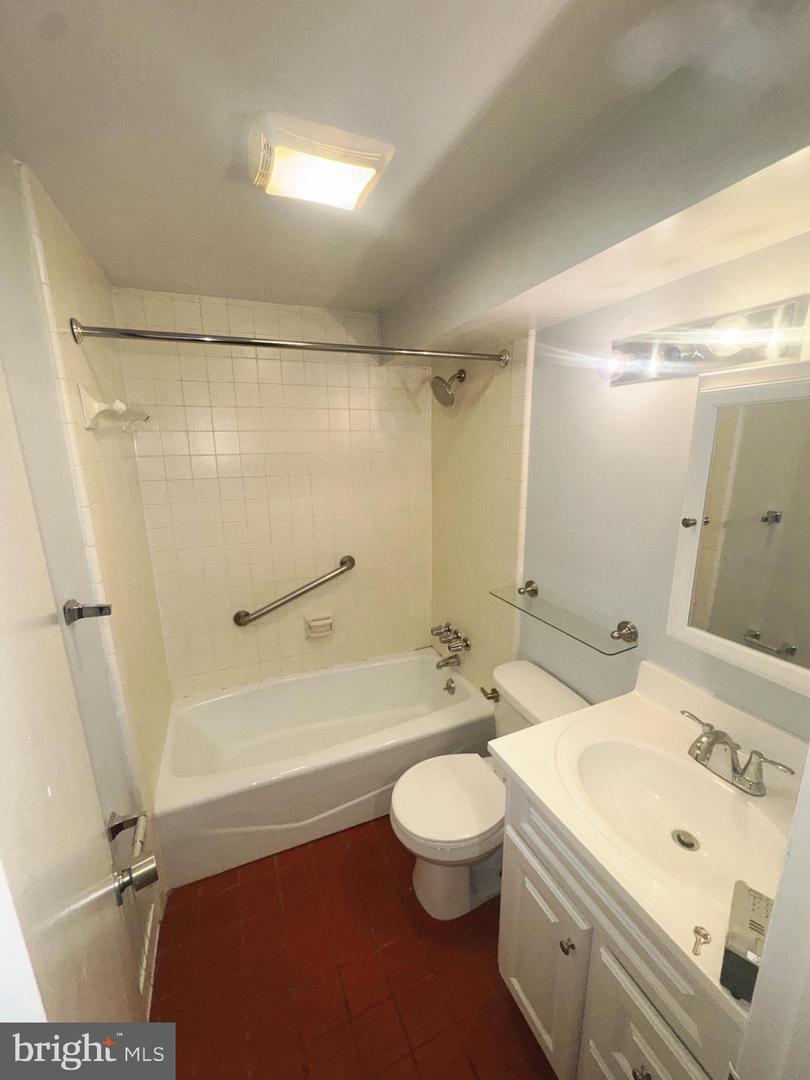 729 Massachusetts Ave Ne Property Photo 8