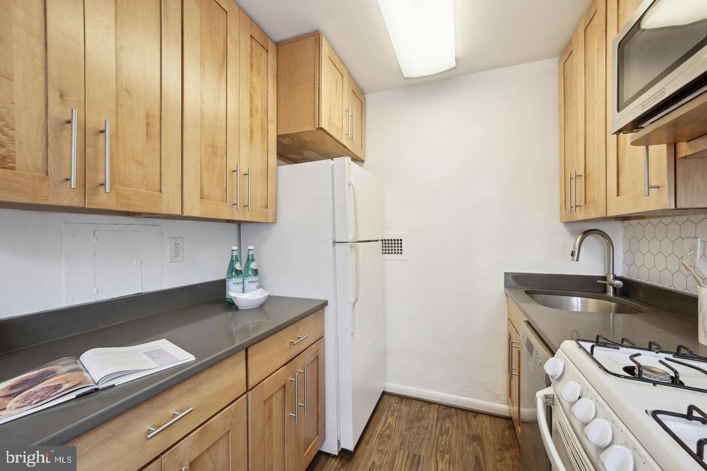 2939 Van Ness St Nw #845 Property Photo 9
