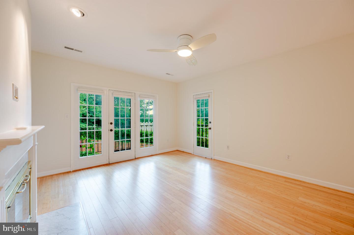 4605 Macarthur Blvd Nw #b Property Photo 3