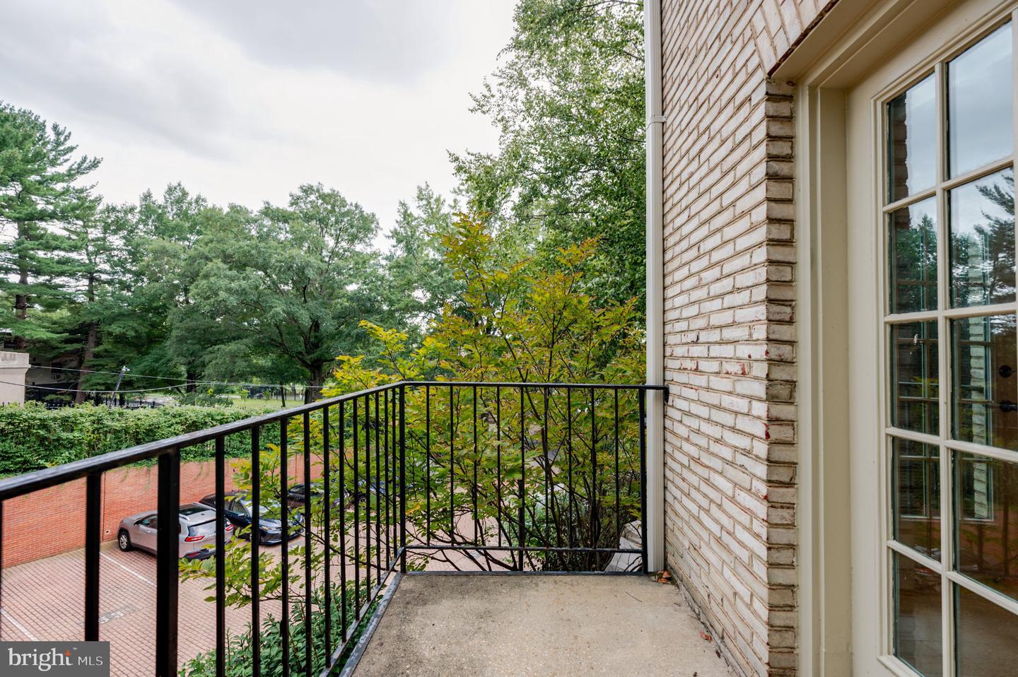 4605 Macarthur Blvd Nw #b Property Photo 7