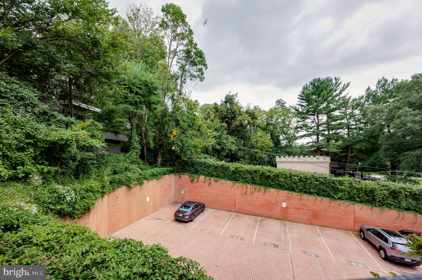 4605 Macarthur Blvd Nw #b Property Photo 8