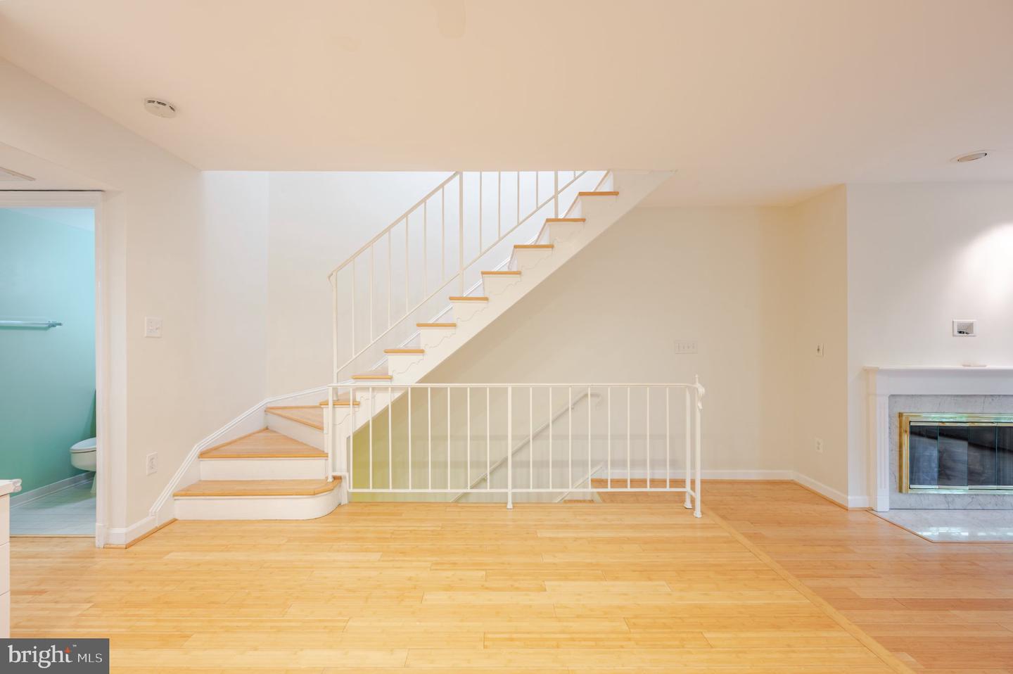 4605 Macarthur Blvd Nw #b Property Photo 15